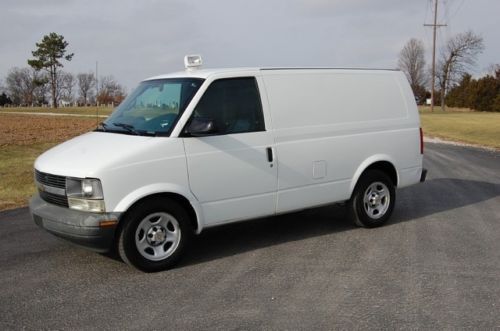 Low miles cargo chevy 4.3 vortec v6 shelves bulkhead inspected utility