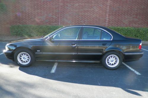 BMW 528i LOCAL TRADE SUNROOF BLACK ON BLACK HEATED LEATHER SEATS NO RESERVE, image 5