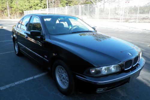 BMW 528i LOCAL TRADE SUNROOF BLACK ON BLACK HEATED LEATHER SEATS NO RESERVE, image 11