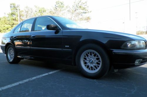 BMW 528i LOCAL TRADE SUNROOF BLACK ON BLACK HEATED LEATHER SEATS NO RESERVE, image 12