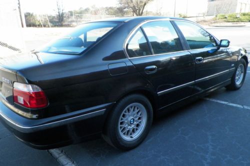 BMW 528i LOCAL TRADE SUNROOF BLACK ON BLACK HEATED LEATHER SEATS NO RESERVE, image 13