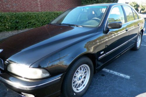 BMW 528i LOCAL TRADE SUNROOF BLACK ON BLACK HEATED LEATHER SEATS NO RESERVE, image 14