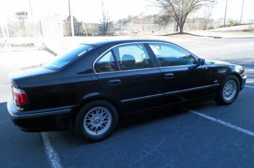 BMW 528i LOCAL TRADE SUNROOF BLACK ON BLACK HEATED LEATHER SEATS NO RESERVE, image 15