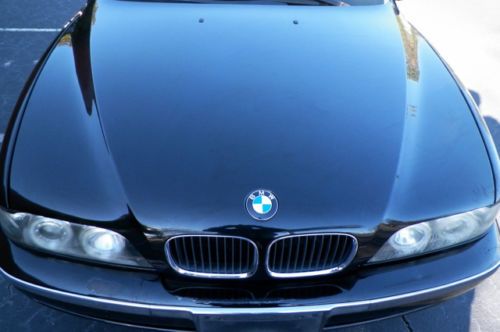 BMW 528i LOCAL TRADE SUNROOF BLACK ON BLACK HEATED LEATHER SEATS NO RESERVE, image 17