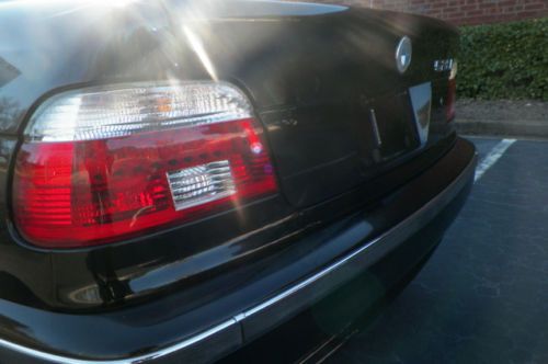BMW 528i LOCAL TRADE SUNROOF BLACK ON BLACK HEATED LEATHER SEATS NO RESERVE, image 20
