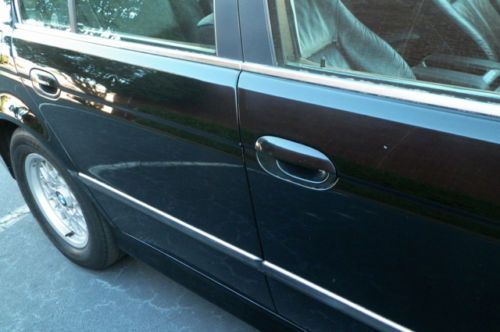 BMW 528i LOCAL TRADE SUNROOF BLACK ON BLACK HEATED LEATHER SEATS NO RESERVE, image 29