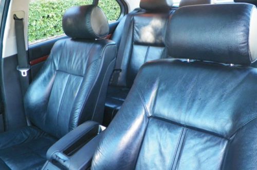 BMW 528i LOCAL TRADE SUNROOF BLACK ON BLACK HEATED LEATHER SEATS NO RESERVE, image 39