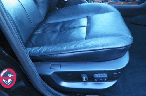 BMW 528i LOCAL TRADE SUNROOF BLACK ON BLACK HEATED LEATHER SEATS NO RESERVE, image 45