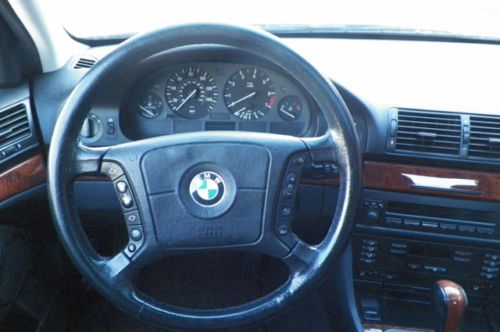 BMW 528i LOCAL TRADE SUNROOF BLACK ON BLACK HEATED LEATHER SEATS NO RESERVE, image 62