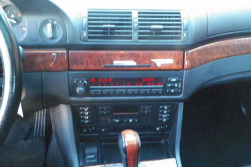 BMW 528i LOCAL TRADE SUNROOF BLACK ON BLACK HEATED LEATHER SEATS NO RESERVE, image 71