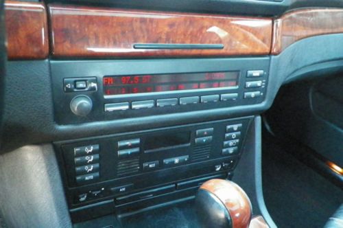 BMW 528i LOCAL TRADE SUNROOF BLACK ON BLACK HEATED LEATHER SEATS NO RESERVE, image 72