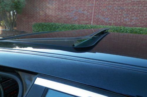 BMW 528i LOCAL TRADE SUNROOF BLACK ON BLACK HEATED LEATHER SEATS NO RESERVE, image 82