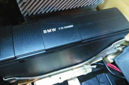 BMW 528i LOCAL TRADE SUNROOF BLACK ON BLACK HEATED LEATHER SEATS NO RESERVE, image 90