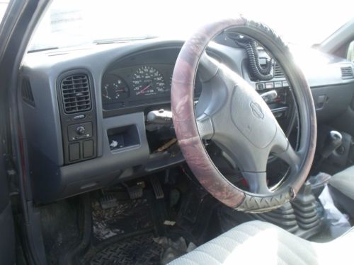 1994 Nissan 4x4 truck, image 8