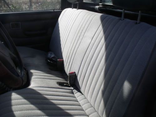 1994 Nissan 4x4 truck, image 13