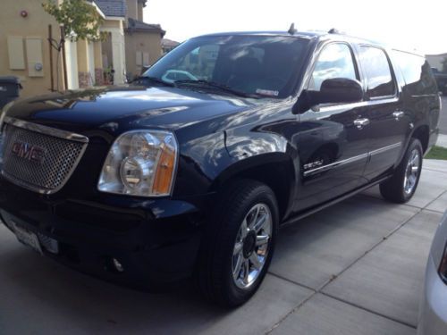 Like new! gmc awd yukon xl fully loaded denali - private sale