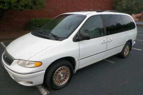 Chrysler town &amp; country lxi leather loaded **must see** absolutely no reserve