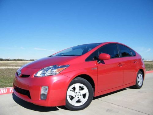 L@@k no reserve 2011 toyota prius hybrid hatchback nice great miles gas saver