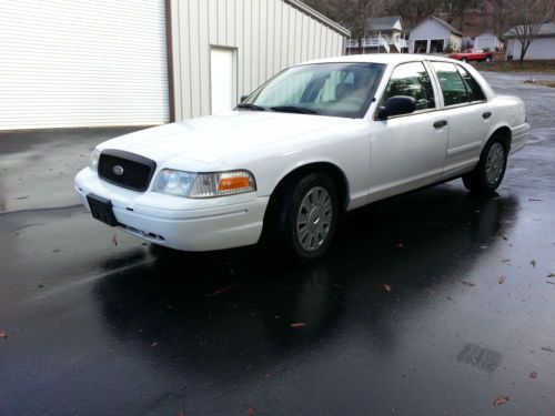 2006 ford crown victoria police interceptor sedan 4-door 4.6l