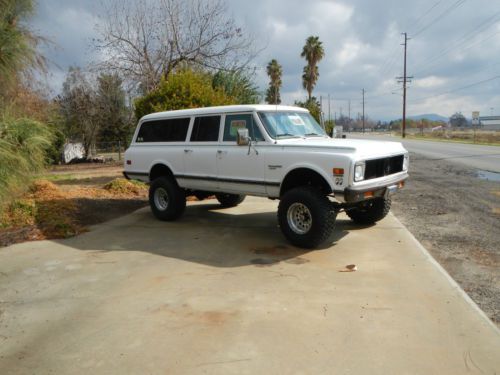 1972 cheverolet suburban 4x4