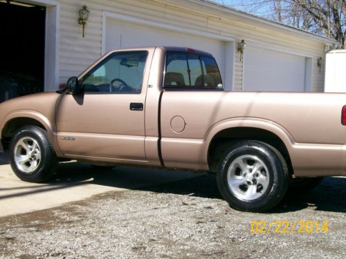 1997 s10-gold-excellent condition-ls model-garage kept-very low miles