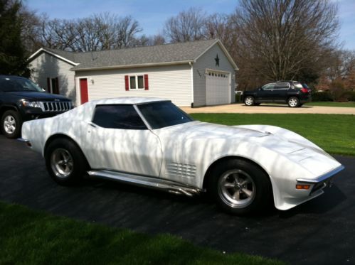 1972 corvette coupe - 350c.i. - auto - a/c - pop-out rear window