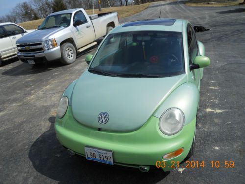 2001 volkswagen beetle gls hatchback 2-door 2.0l     no reserve!!!