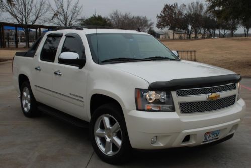 2011 chevrolet avalanche ltz, nav, rear cam, htd/cooled seats, white diamond!