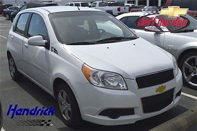 Chevrolet aveo 5dr hatchback lt w/1lt low miles sedan automatic gasoline ecotec