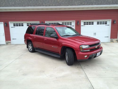 Great condition, color maroon red