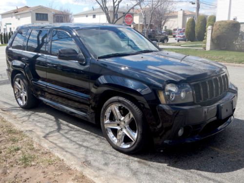 No reserve! 6.1 hemi, navigation, only 22,00 miles, back-up camera, heated seats