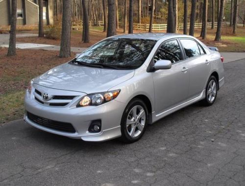 No reserve!! 2013 toyota corolla s touch screen blue tooth  factory warranty