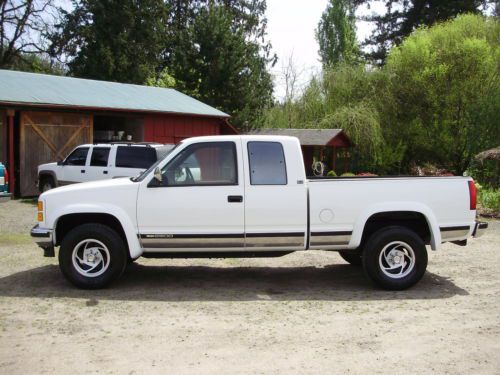 1994 gmc sierra sle ext.cab c/k2500 4wd silverado,rust free,adult owned,nice