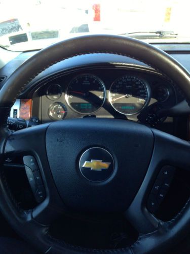2007 Chevrolet Tahoe LTZ Sport Utility 4-Door 5.3L, image 2