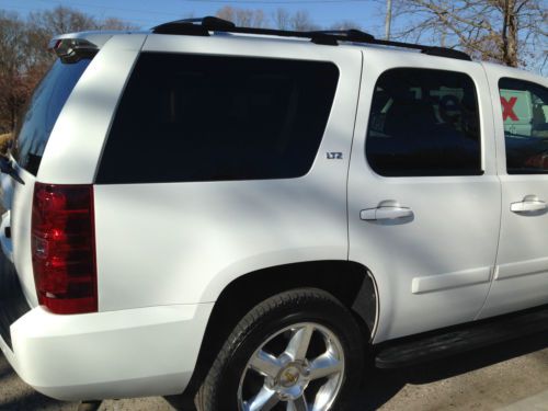 2007 Chevrolet Tahoe LTZ Sport Utility 4-Door 5.3L, image 13