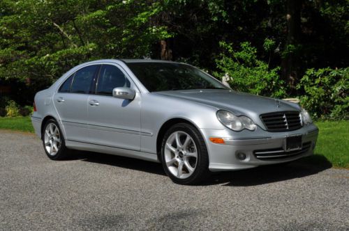 Gleaming 2006 mercedes benz c280 4-matic super well maintained with no reserve!