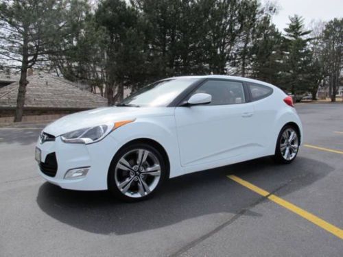 2012 hyundai veloster base hatchback 3-door 1.6l