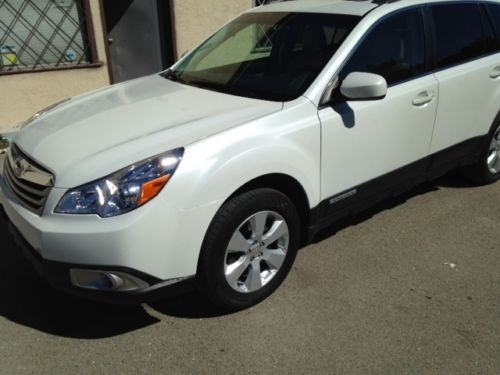 2010 subaru outback 2.5i limited wagon leather moonroof clean no reserve low mil