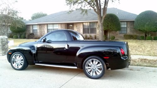 2004 chevrolet ssr convertible 2-door 5.3l