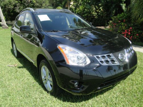 2013 nissan rogue sv awd, navigation, camera, sunroof ,only 1,000 miles!