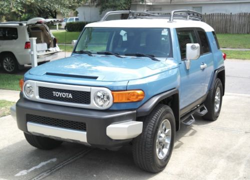 2011 toyota fj cruiser base sport utility 4-door 4.0l