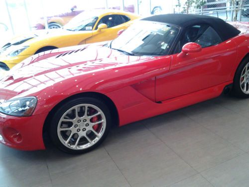 2003 Dodge Viper SRT-10 Roadster 14,897 miles, image 2