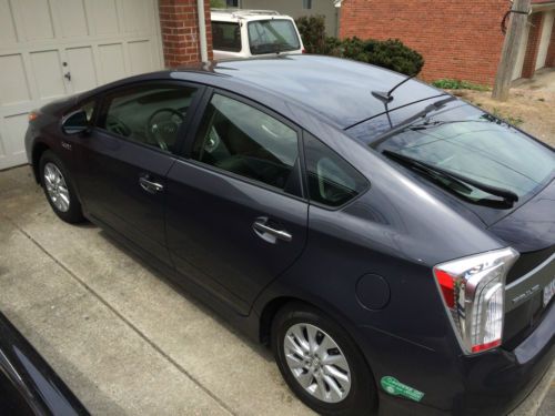 Grey prius plug-in. great shape, all services completed, hov sticker