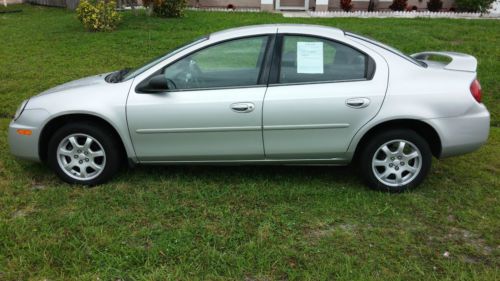 2005 dodge neon sxt sedan 4-door 2.0l