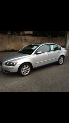 2004 volvo s40 t5 sedan 4-door 2.5l