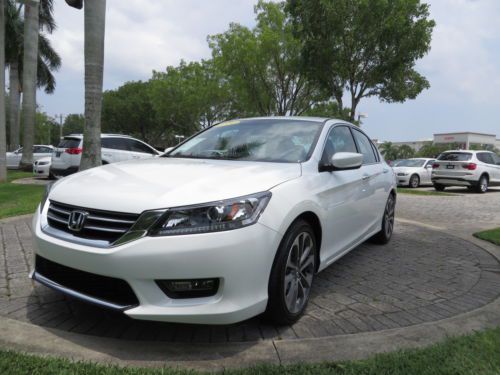 Florida car like new only 1,128 miles backup cam bluetooth sport trim