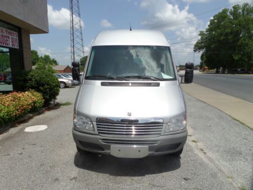 2004 dodge sprinter 2500 base standard cargo van 3-door 2.7l