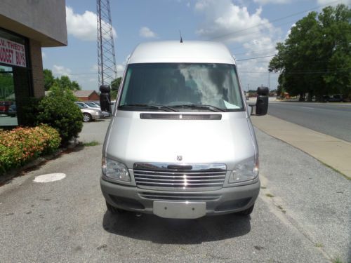 2004 dodge sprinter 2500 base standard cargo van 3-door 2.7l