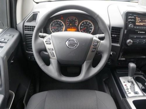 2014 nissan titan sv