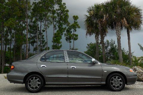 Loaded gls charcoal gray~automatic~cruise~30+mpg&#039;s~certified~01 02 03~corolla